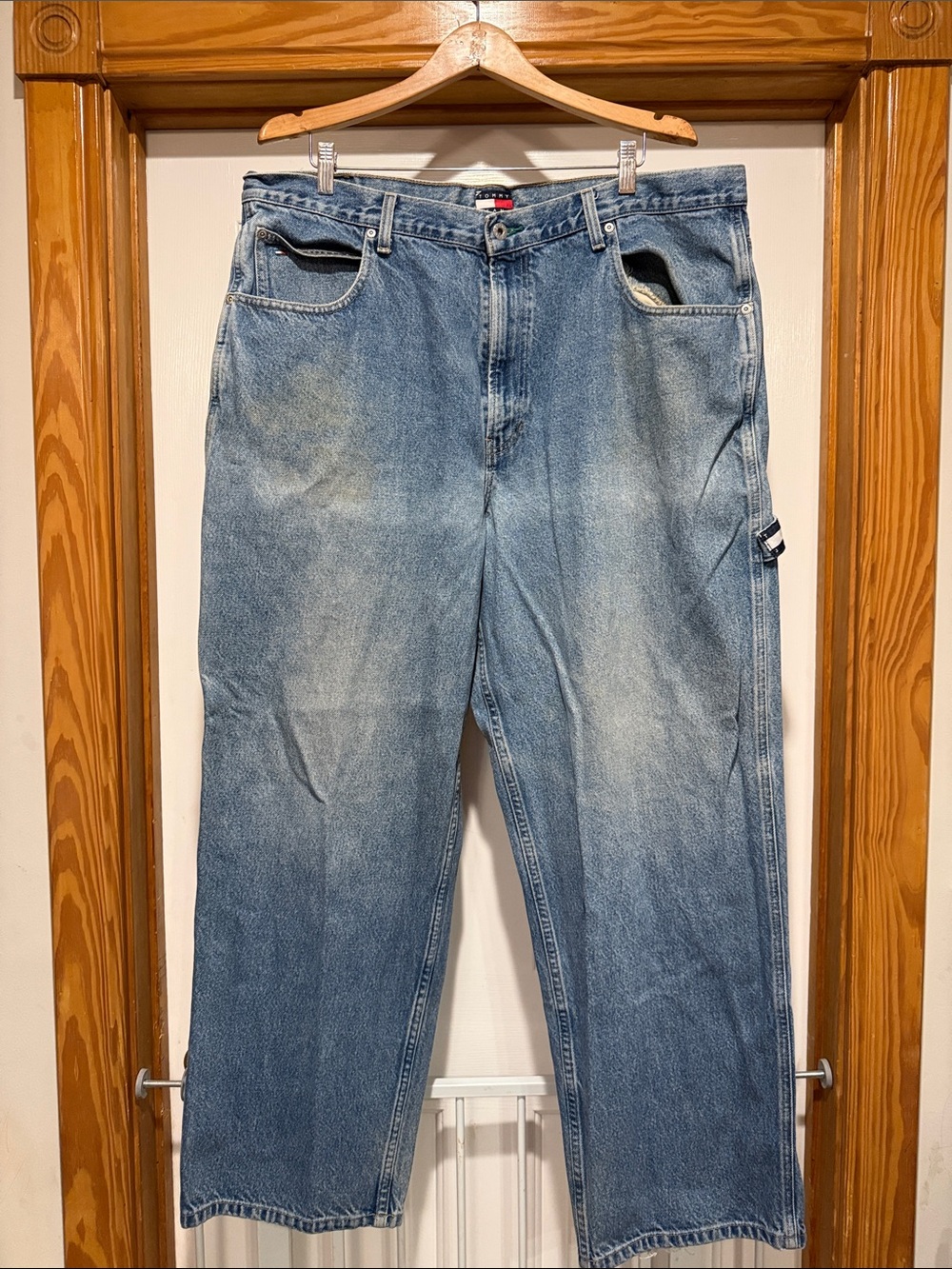 Tommy Hilfiger Men's Relaxed Light Blue Denim Jeans